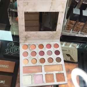 Carly Bybel Deluxe Palette